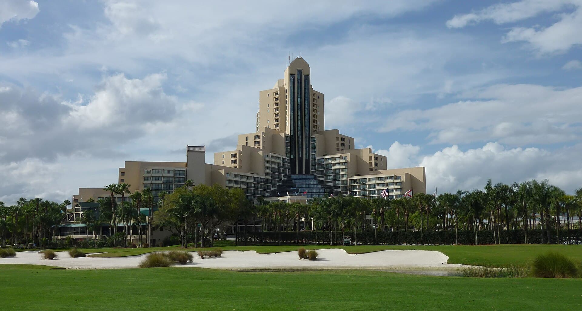 Orlando World Center Marriott (via Wikimedia Commons, CC BY-SA 3.0)