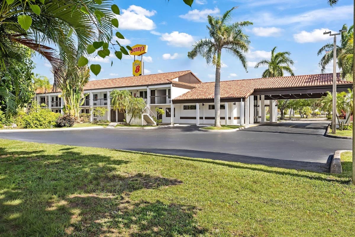 Super 8 Beach West Palm Beach, Motel in Mangonia Park