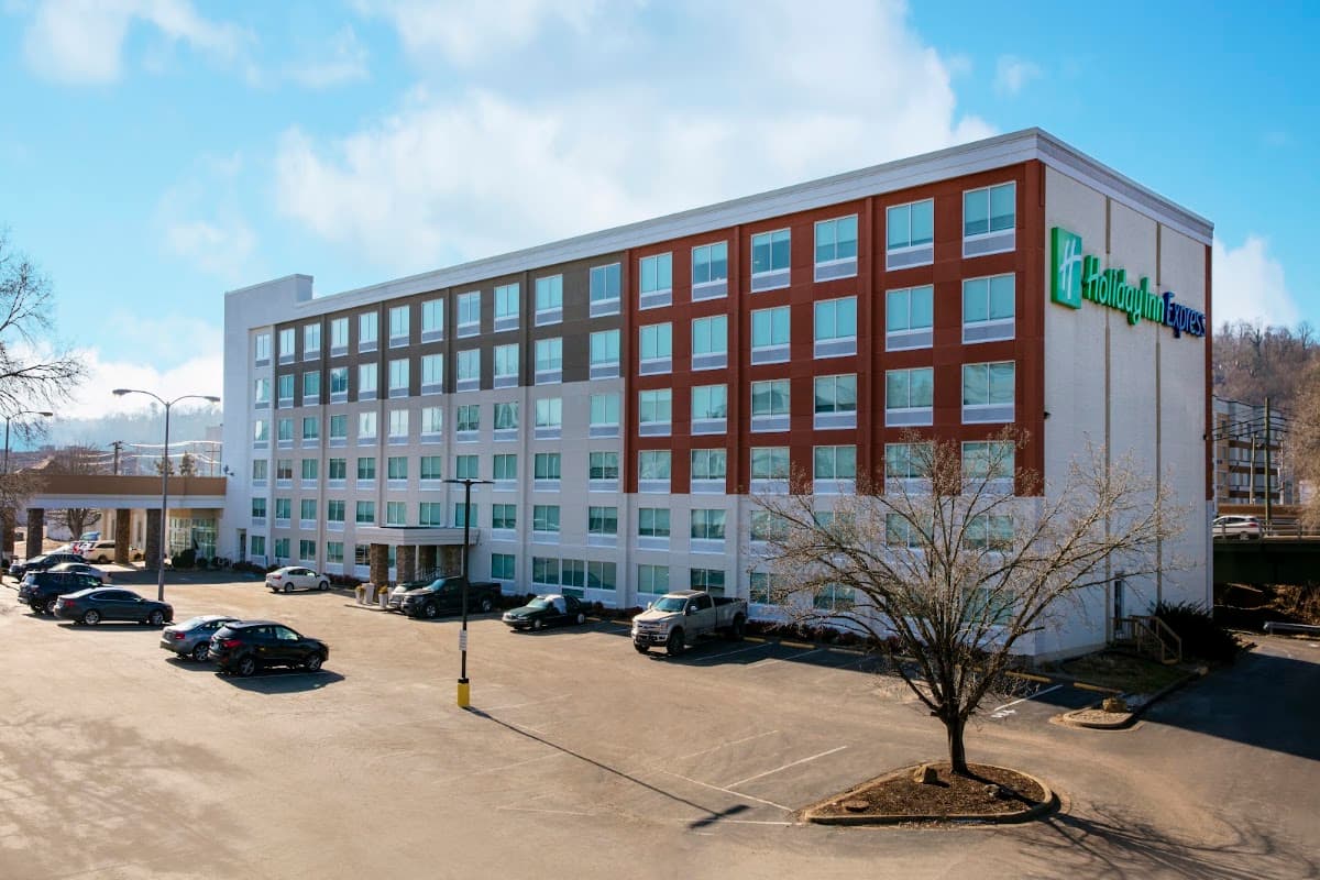 Holiday Inn Express Charleston - Civic Center, Hotel in South Charleston