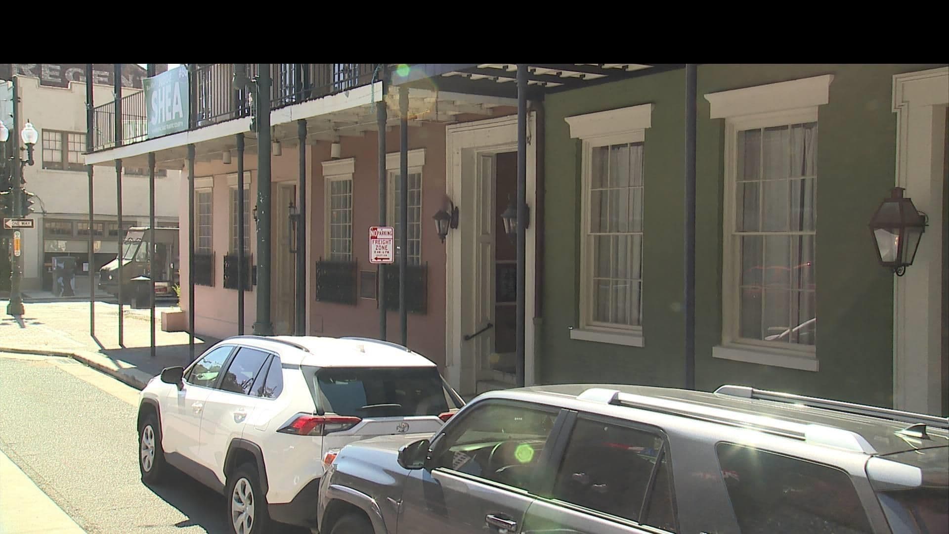 Street view near Lafayette Hotel, New Orleans