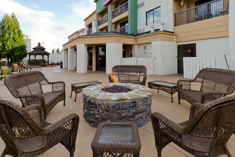 Courtyard Charlotte Lake Norman, Hotel in Huntersville