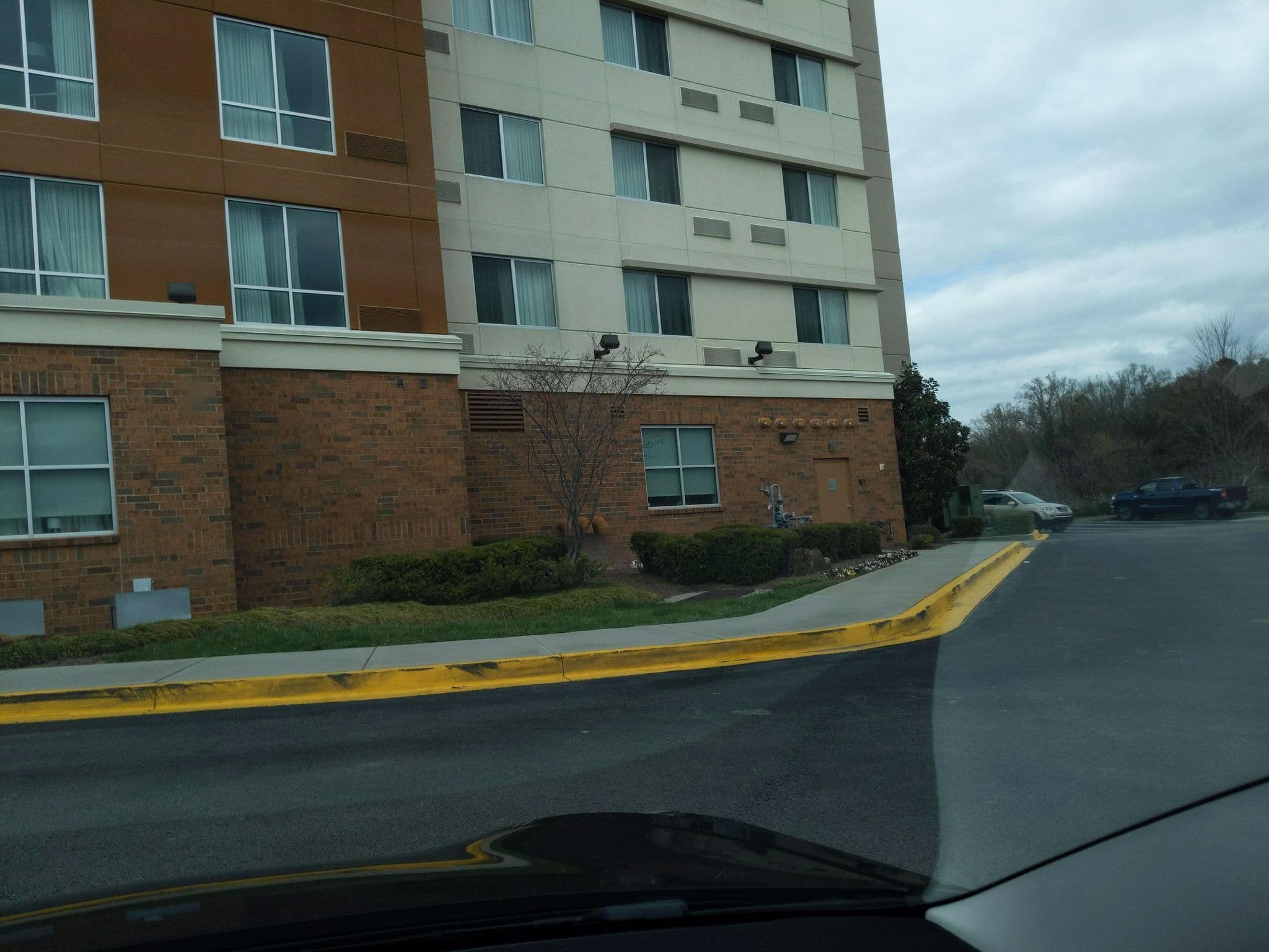 Street view near Courtyard, Knoxville — © treestryder (CC BY-SA · Mapillary)