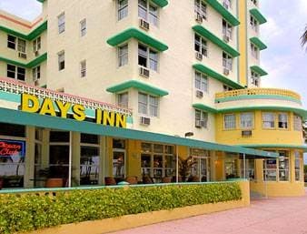 Days Inn & Suites Miami / North Beach Oceanfront, Hotel in Isle of Normandy