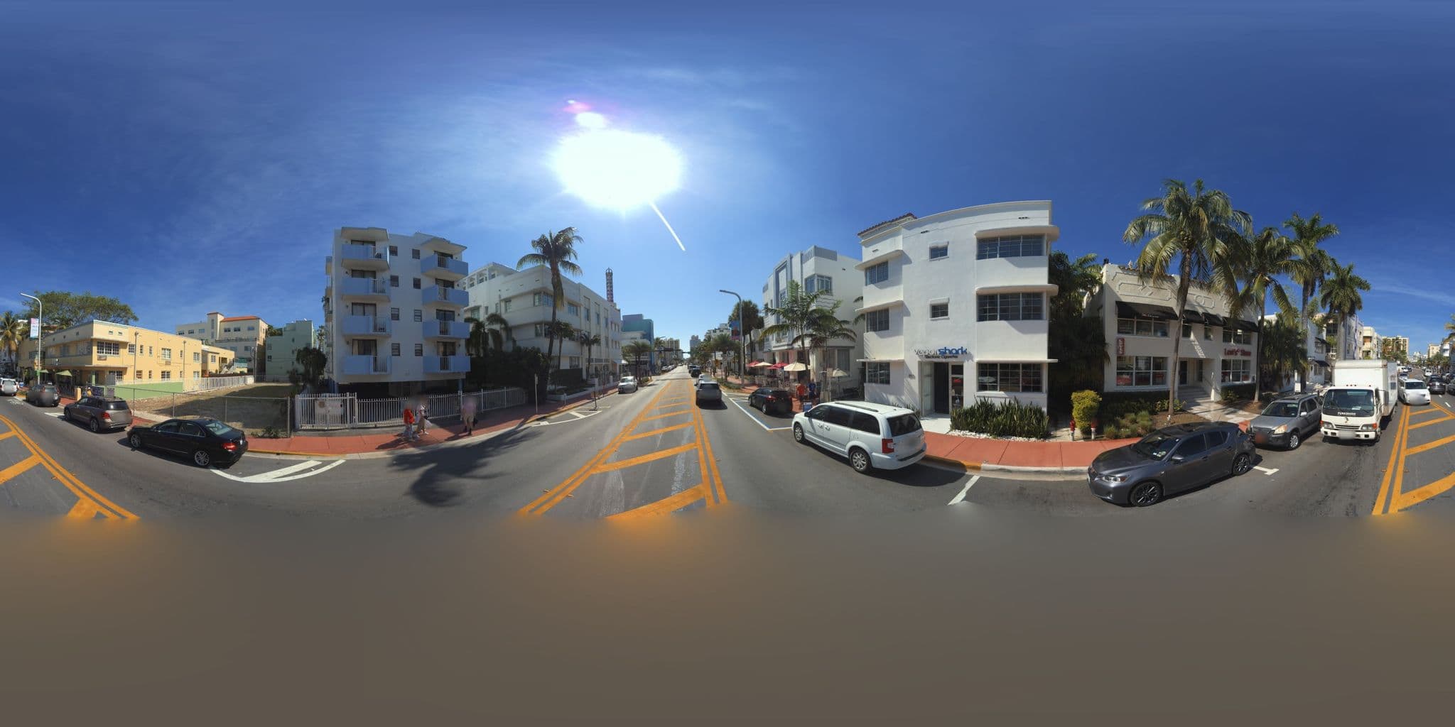 Street view near Posh South Beach Hostel, Miami Beach