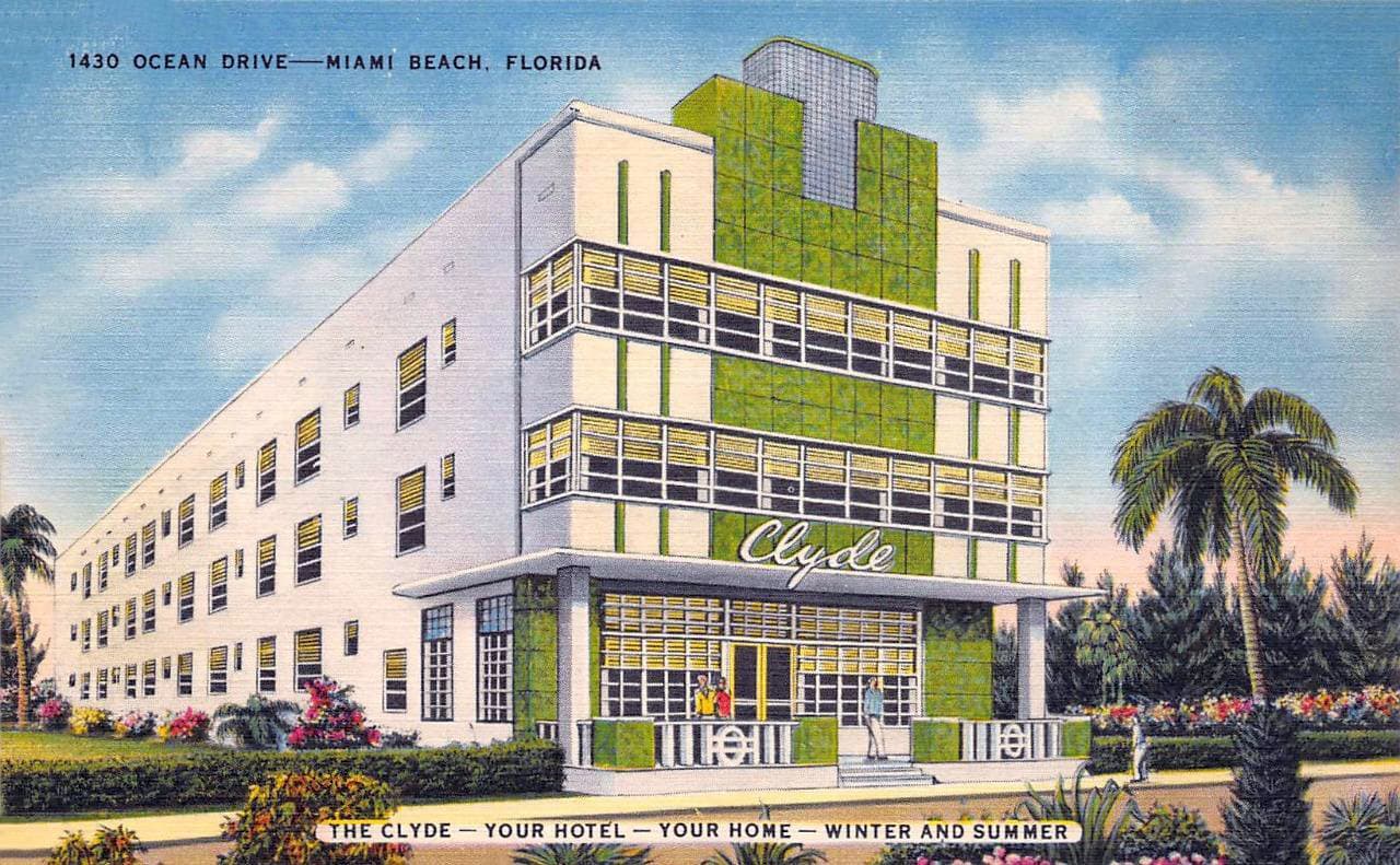 Ocean Plaza Hotel (via Wikimedia Commons, Public domain)