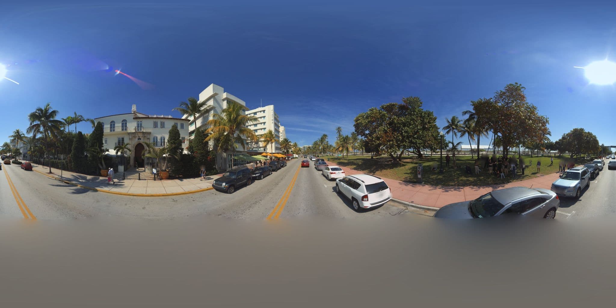 Street view near The Villa Casa Casuarina, Miami Beach