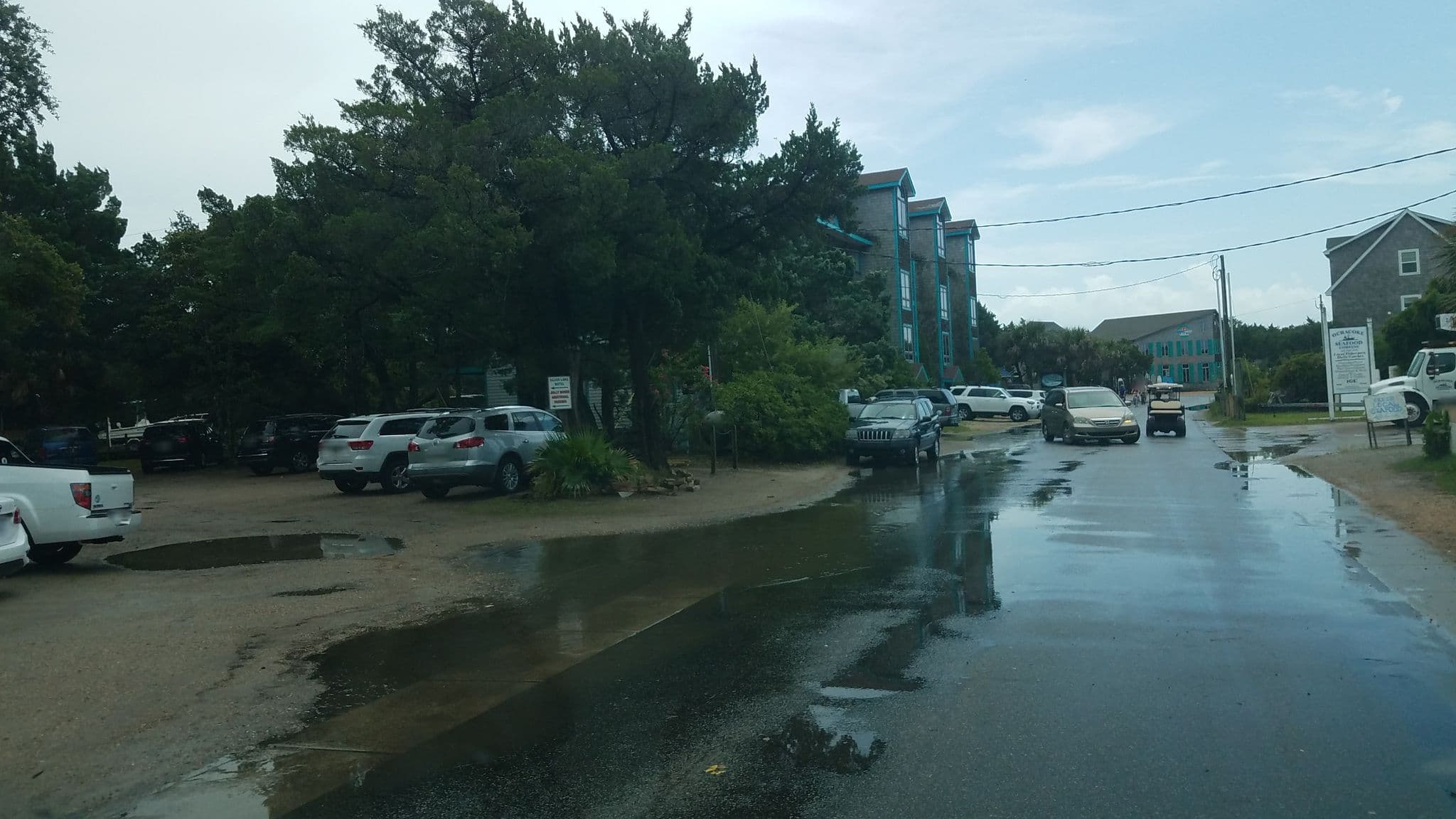 Street view near Silver Lake Motel & Inn, Wanchese — © jbthemilker (CC BY-SA · Mapillary)