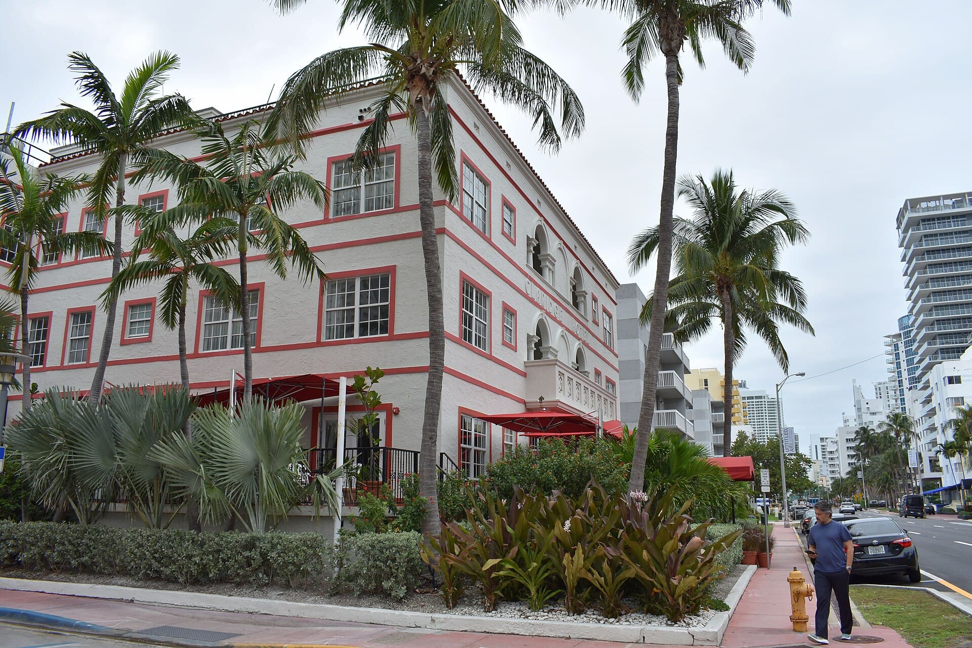 Casa Faena (via Wikimedia Commons, CC BY-SA 4.0)