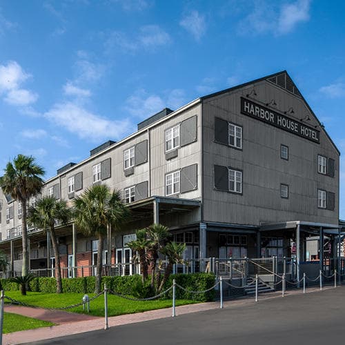 Harbor House Hotel and Marina at Pier 21, Hotel in Galveston