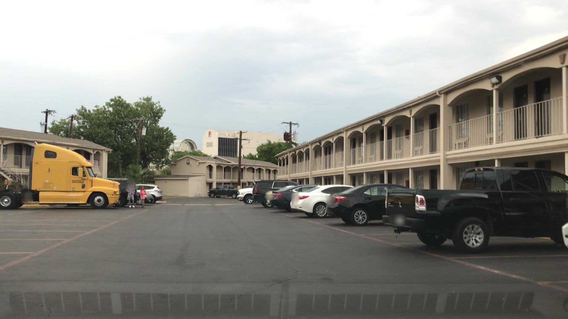 Street view near Days Inn Market Center Dallas, Dallas — © lvl5 (CC BY-SA · Mapillary)
