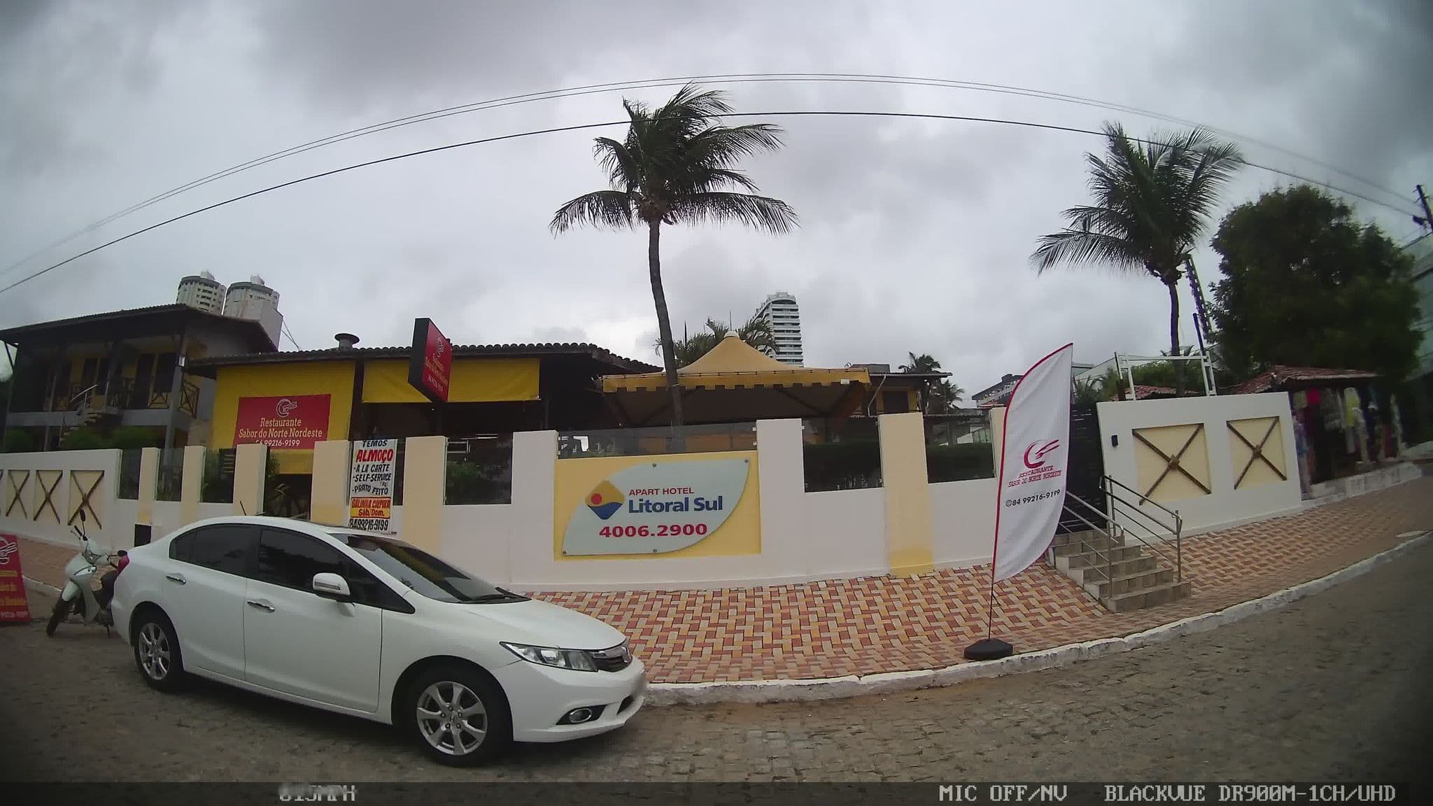 Street view near Apart Hotel Litoral Sul, Natal — © kaart_4 (CC BY-SA · Mapillary)
