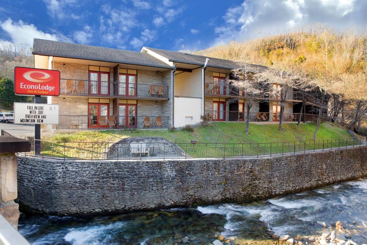 Econo Lodge Inn & Suites On The River, Motel in Gatlinburg