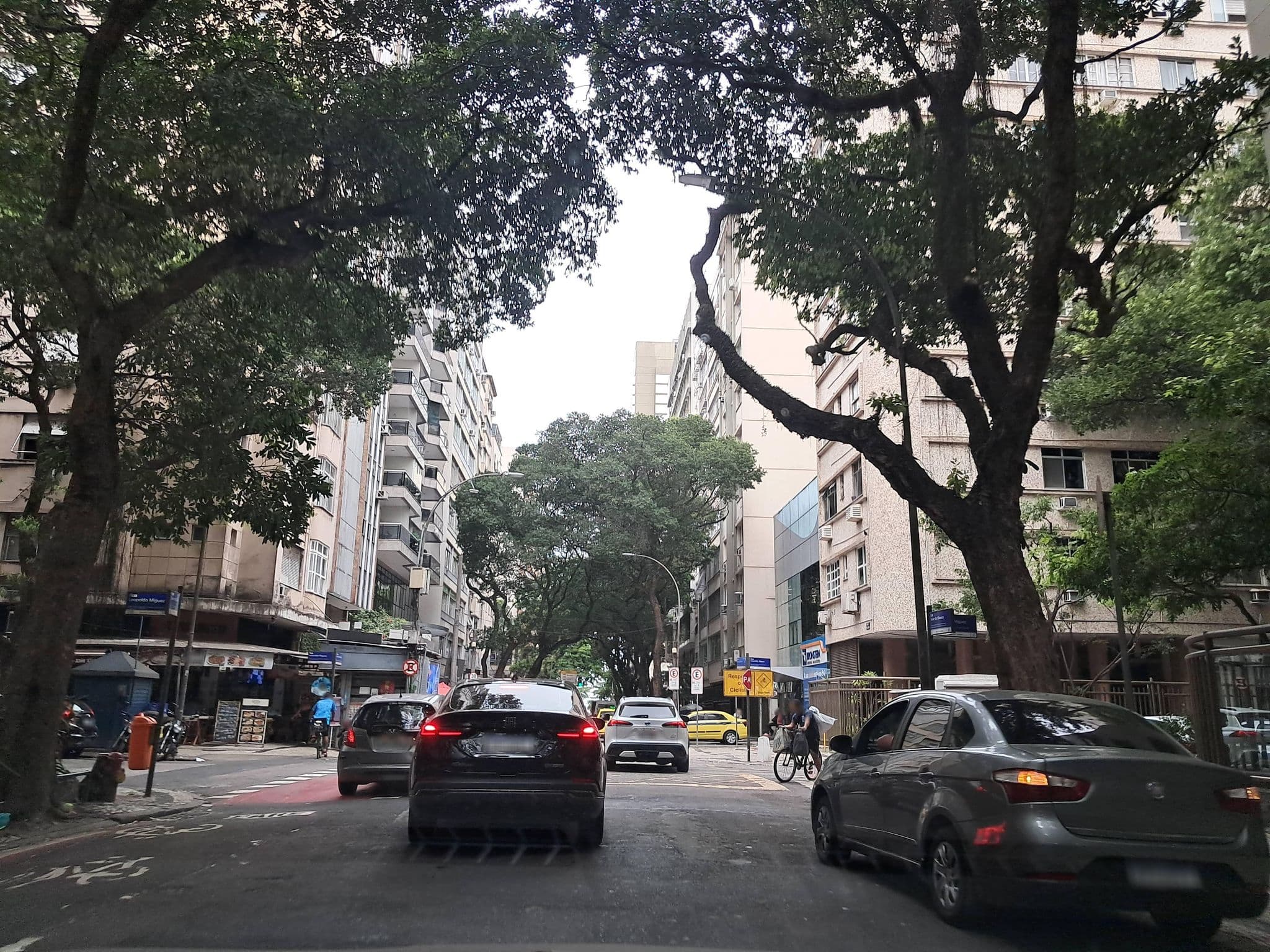 Street view near Ibis Copacabana Posto 5, Copacabana — © Malu25 (CC BY-SA · Mapillary)