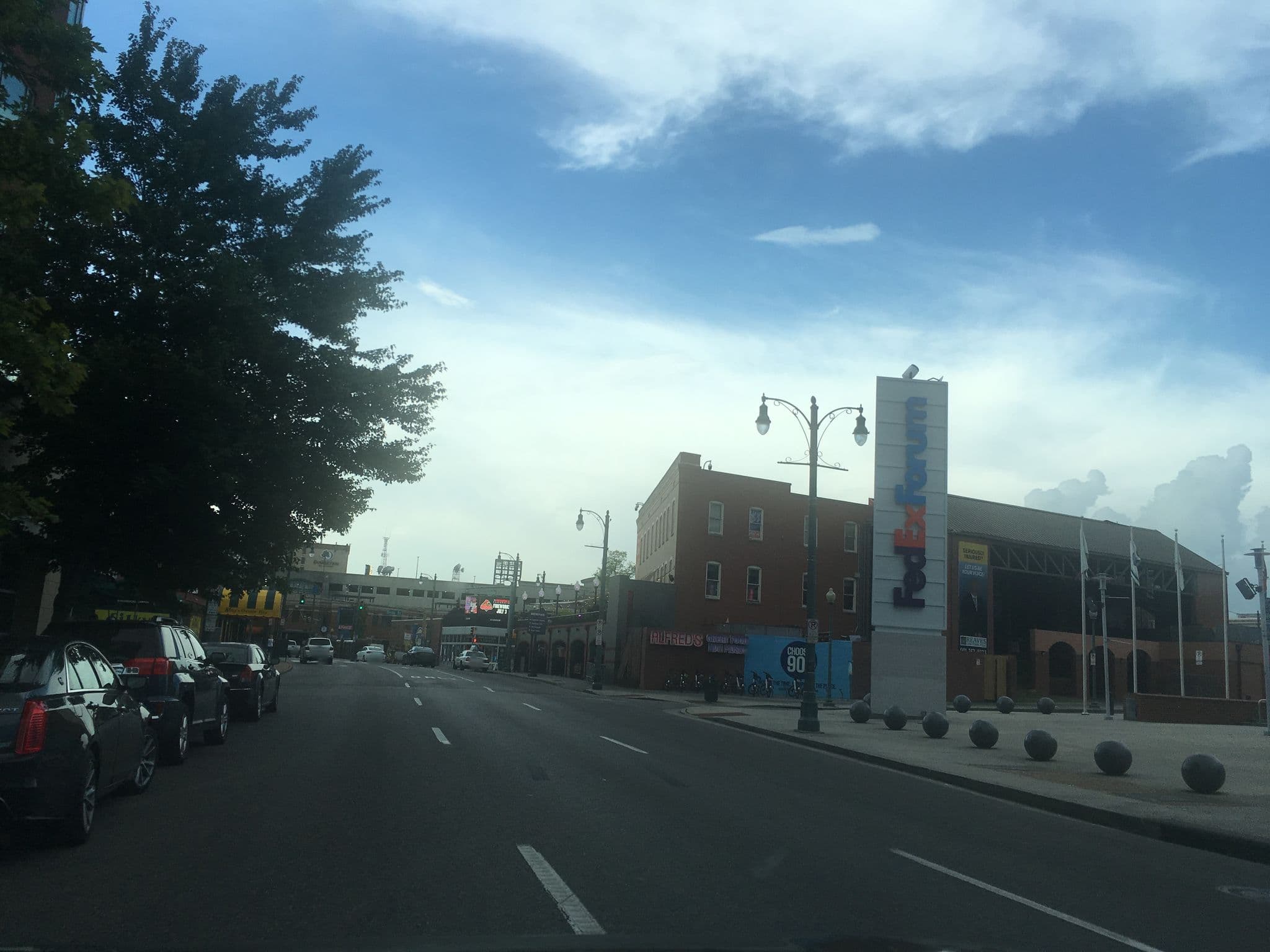 Street view near The Westin Memphis Beale Street, Memphis — © raveneye (CC BY-SA · Mapillary)