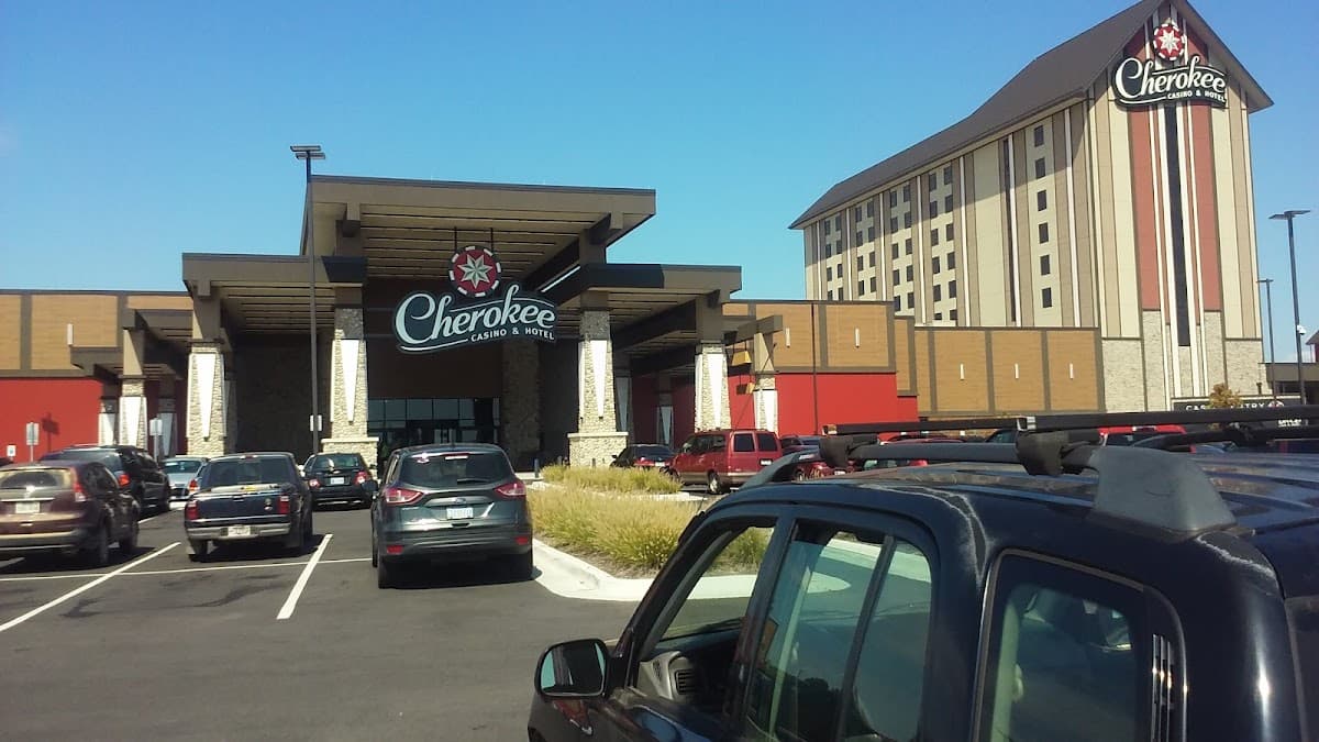 Cherokee Casino Hotel, Hotel in Roland