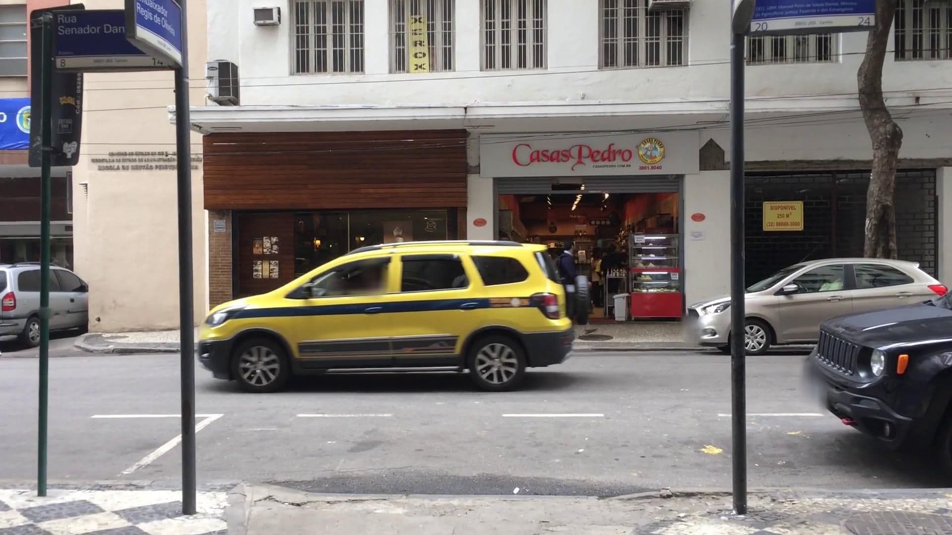 Street view near Itajubá Hotel, Rio de Janeiro — © nighto (CC BY-SA · Mapillary)