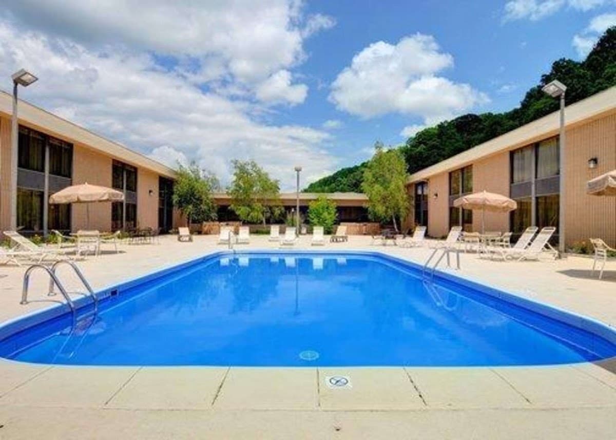 Quality Hotel and Conference Center, Hotel in Bluefield