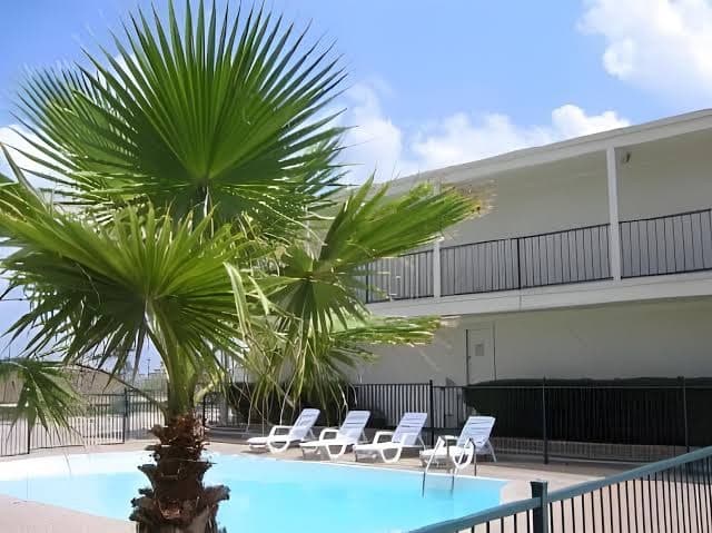EZ Travel Inn, Hotel in College Station