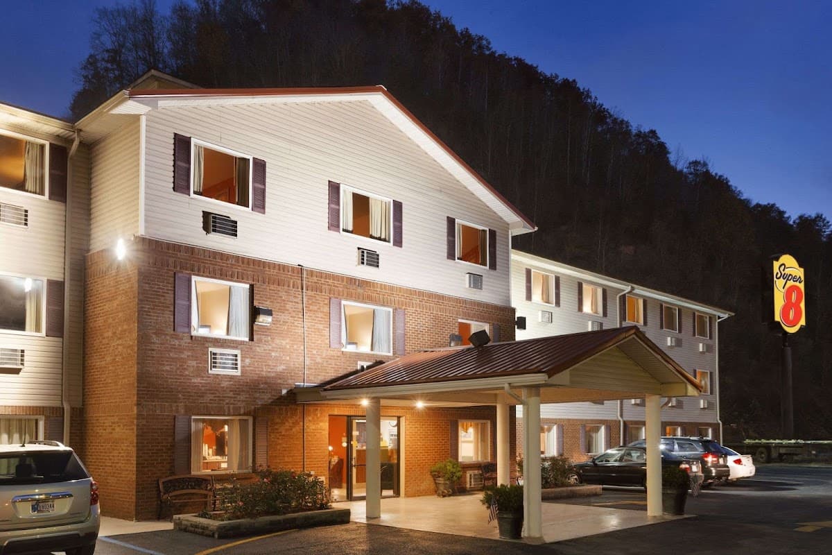 Super 8 by Wyndham Prestonsburg, Motel in Prestonsburg