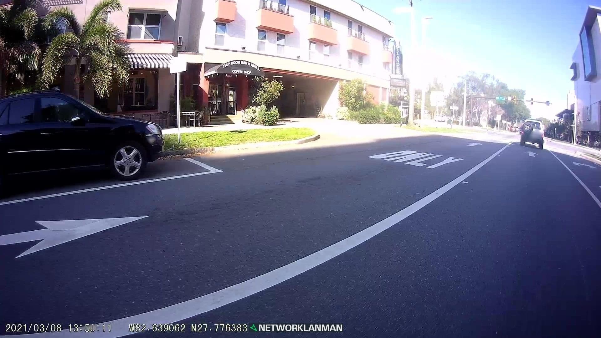 Street view near The Hollander, St. Petersburg — © networklanman (CC BY-SA · Mapillary)