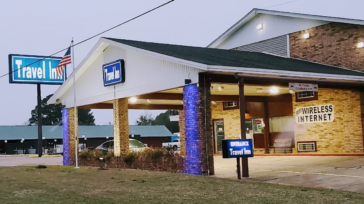 Travel Inn and Suites, Motel in Queen City