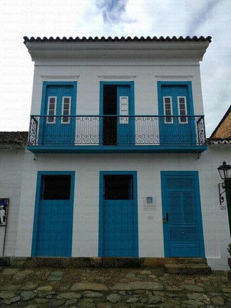 Street view near Casa Turquesa, Paraty