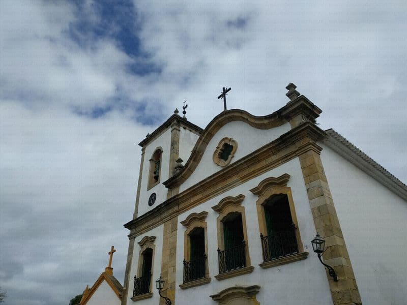 Street view near Central Hostel, Paraty