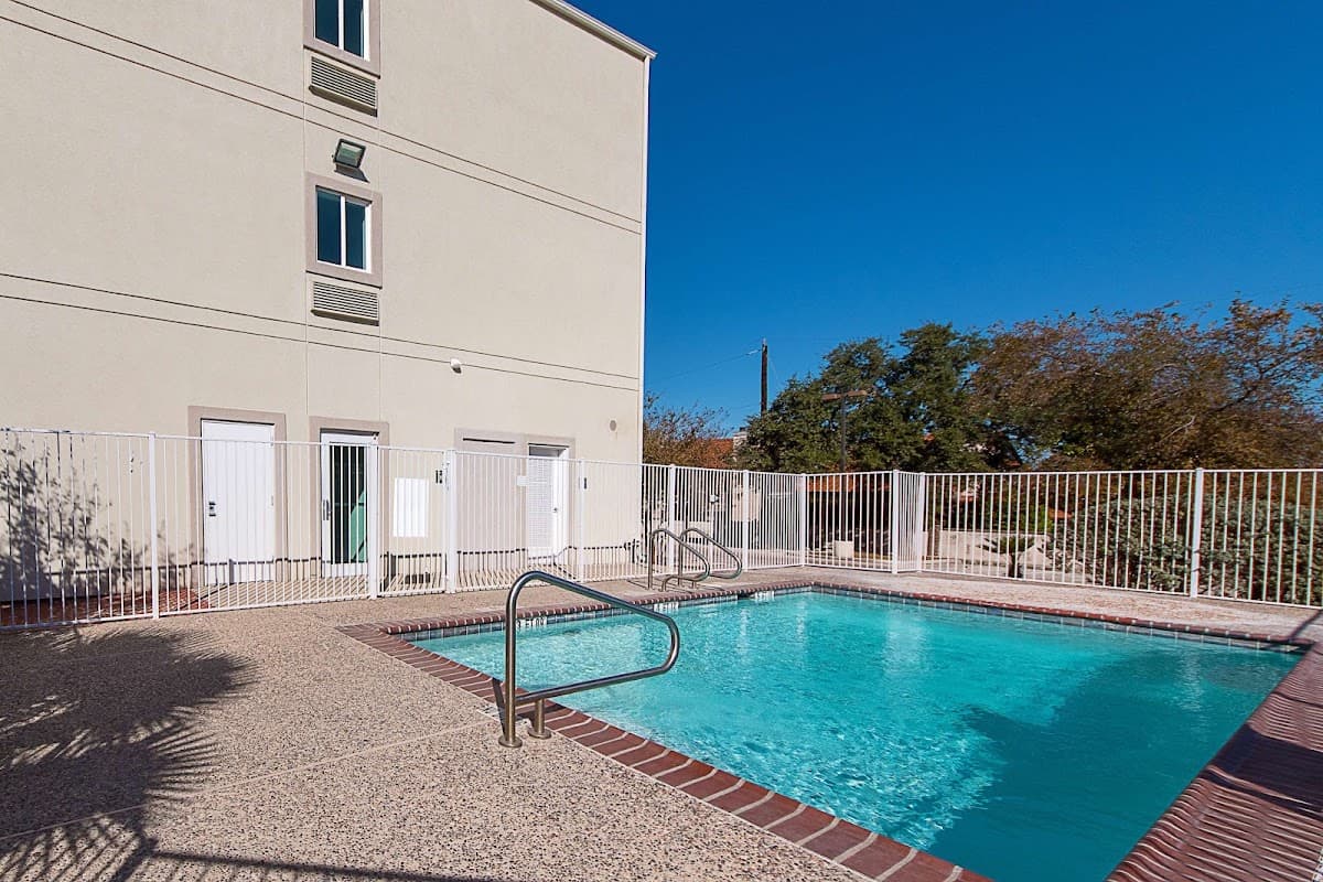 Motel 6 San Antonio Airport, Motel in Hill Country Village