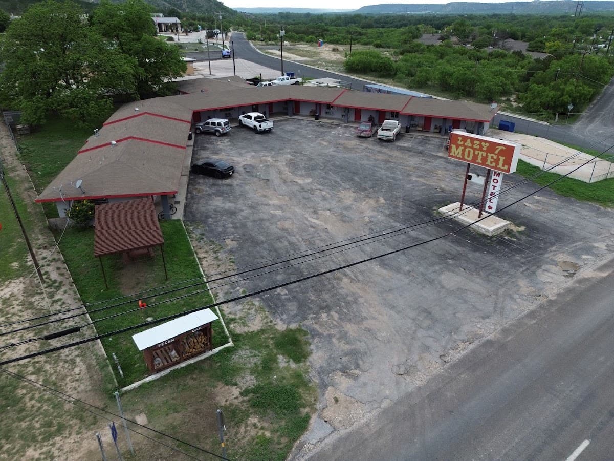 Lazy T Motel, Motel in Junction