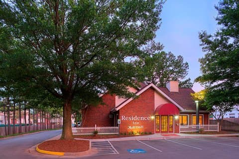 Residence Inn Richmond West End, Hotel in Dumbarton