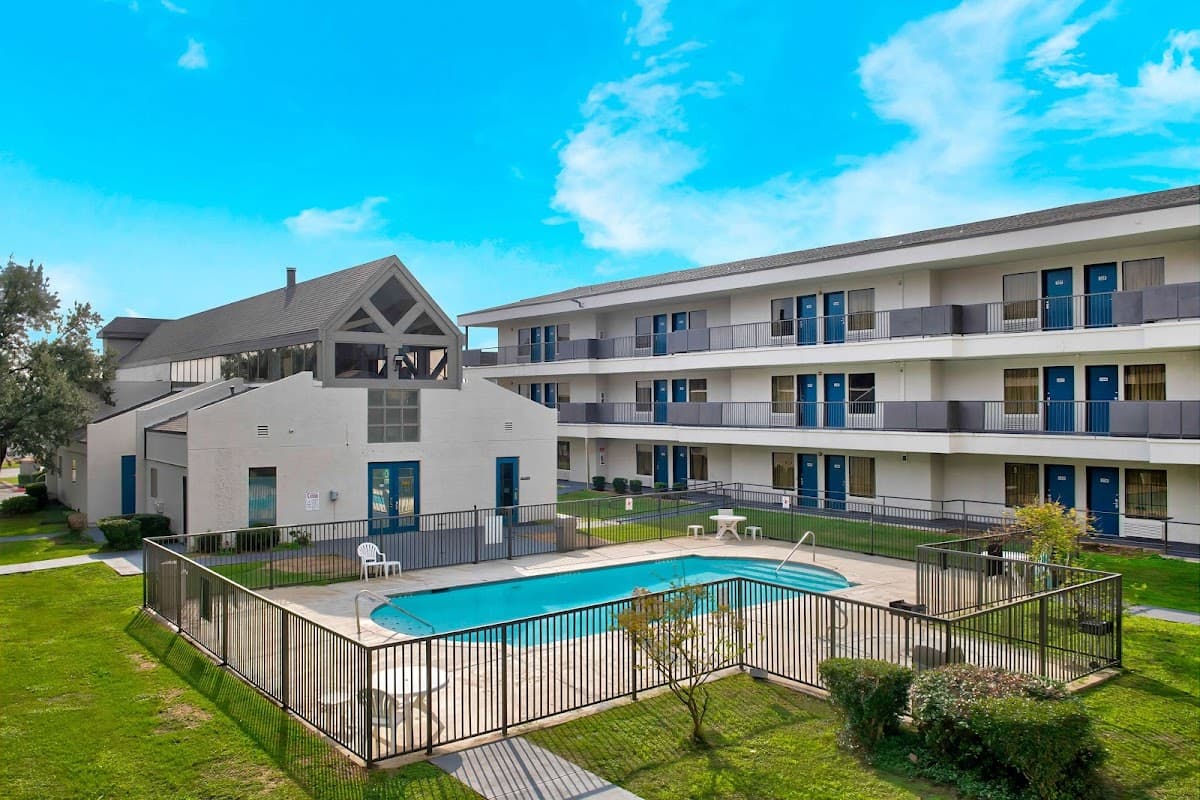 Studio 6 San Antonio Airport, Hotel in Castle Hills