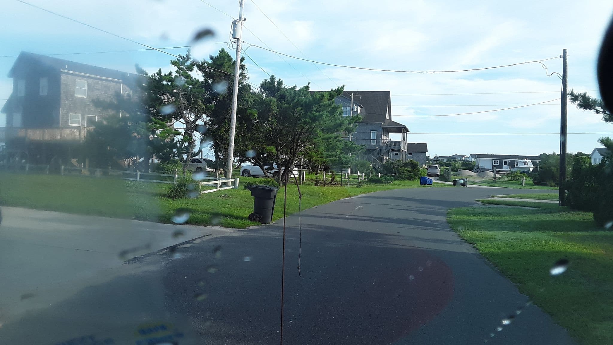 Street view near Kona Breeze, Wanchese — © jbthemilker (CC BY-SA · Mapillary)