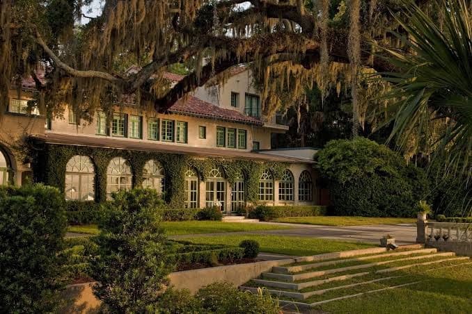 The Club Continental, Hotel in Orange Park