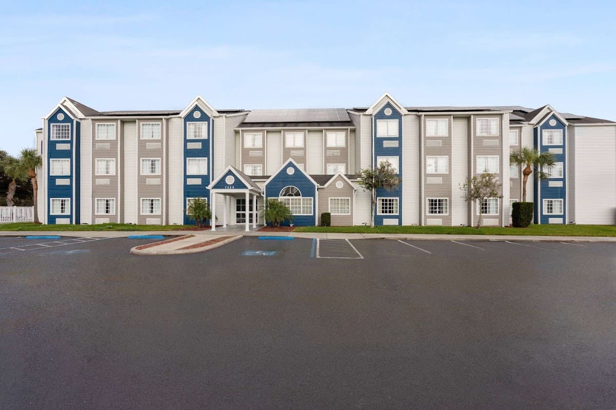 Microtel Inn & Suites by Wyndham Zephyrhills, Hotel in Zephyrhills North