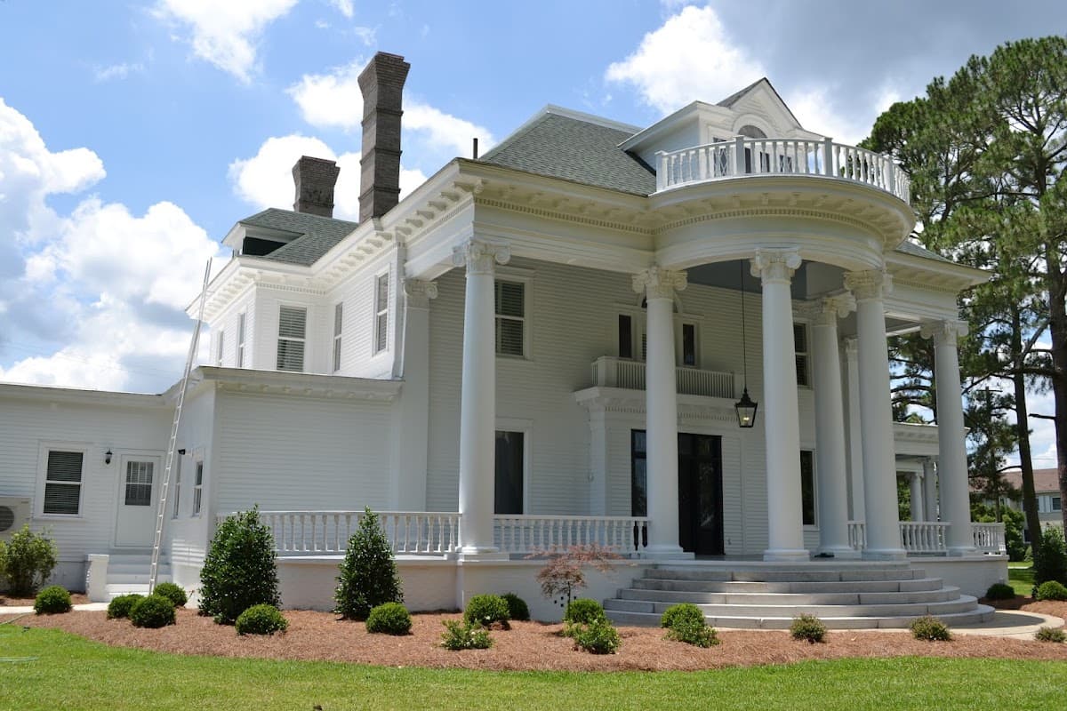 River Forest Manor, Hotel in Belhaven