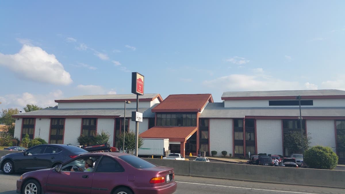 Charlotte Garden Inn Suites, Motel in Charlotte