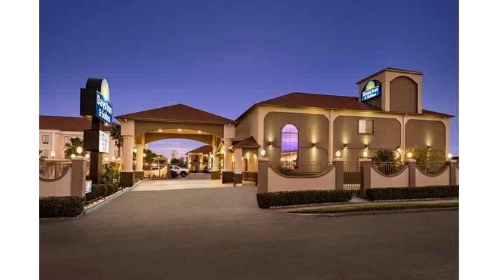 Days Inn and Suites Houston Hobby Airport, Hotel in South Houston