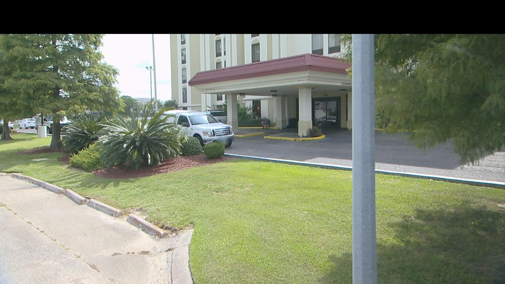 Street view near Comfort Suites, Inniswold — © 2023WR (CC BY-SA · Mapillary)