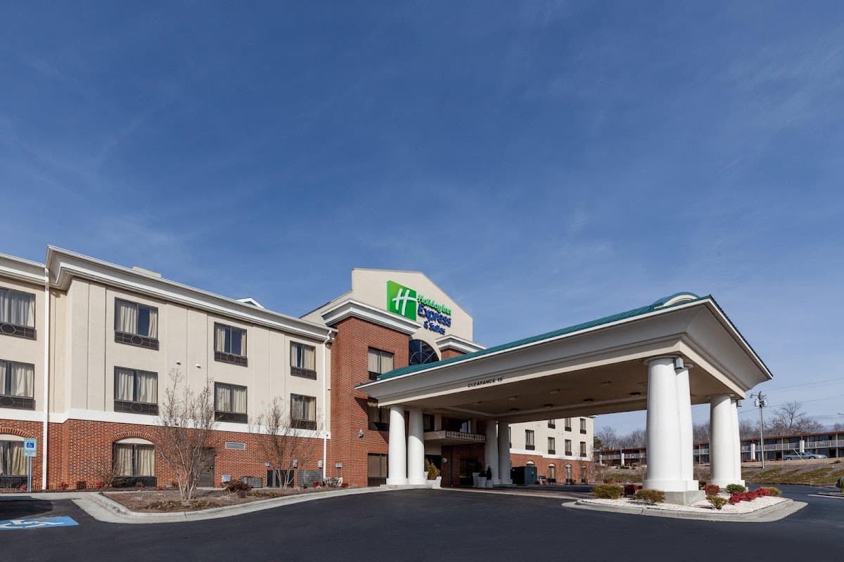 Holiday Inn Express & Suites Greensboro-East, Hotel in Greensboro