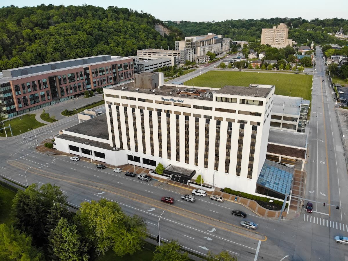 Capital Plaza Hotel, Hotel in Frankfort