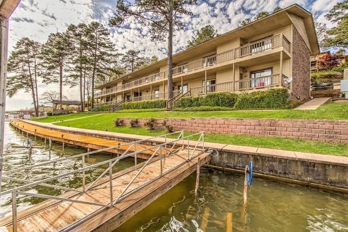 Long Island Lake Resort, Hotel in Lake Hamilton