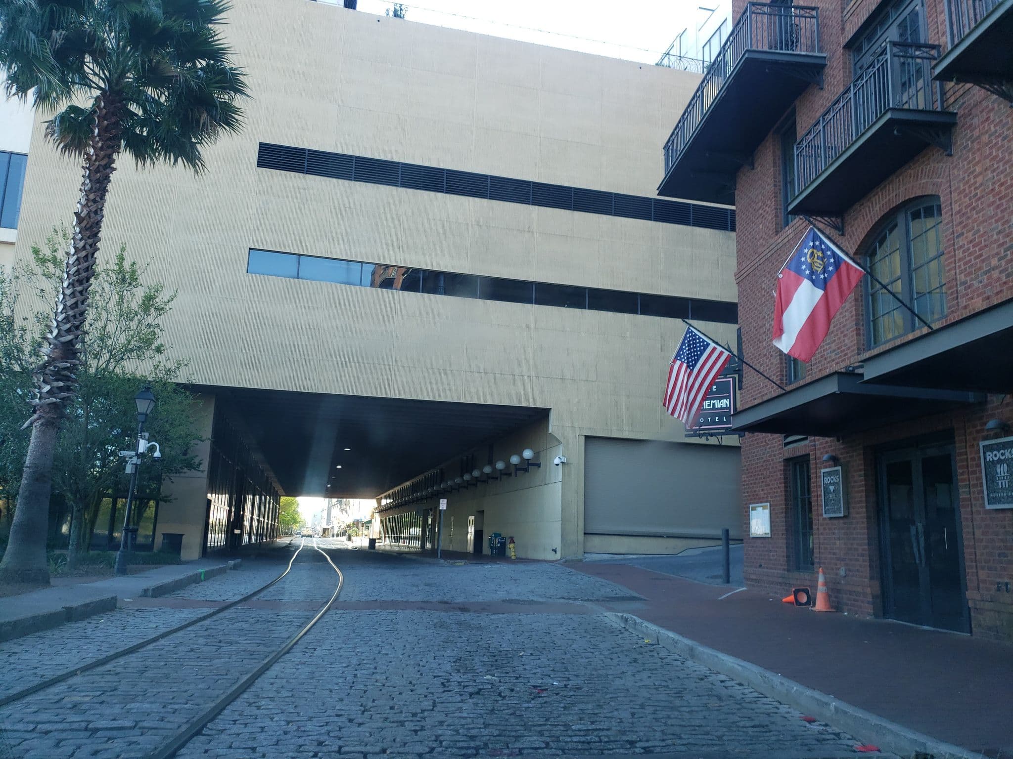 Street view near Bohemian Hotel, Savannah — © davegis (CC BY-SA · Mapillary)