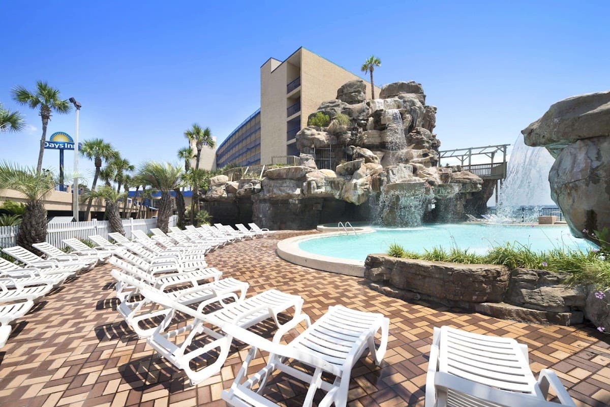 Days Inn by Wyndham Panama City Beach/Ocean Front, Hotel in Panama City Beach