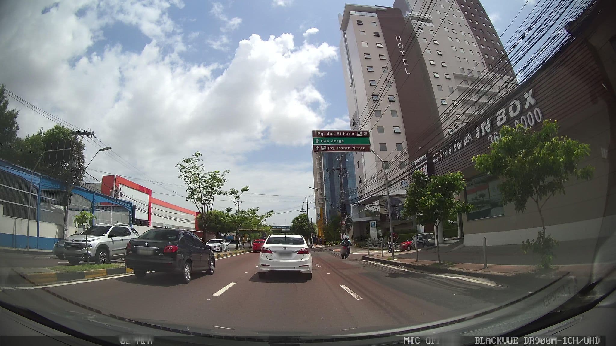 Street view near IBIS, Manaus — © kaart_1 (CC BY-SA · Mapillary)