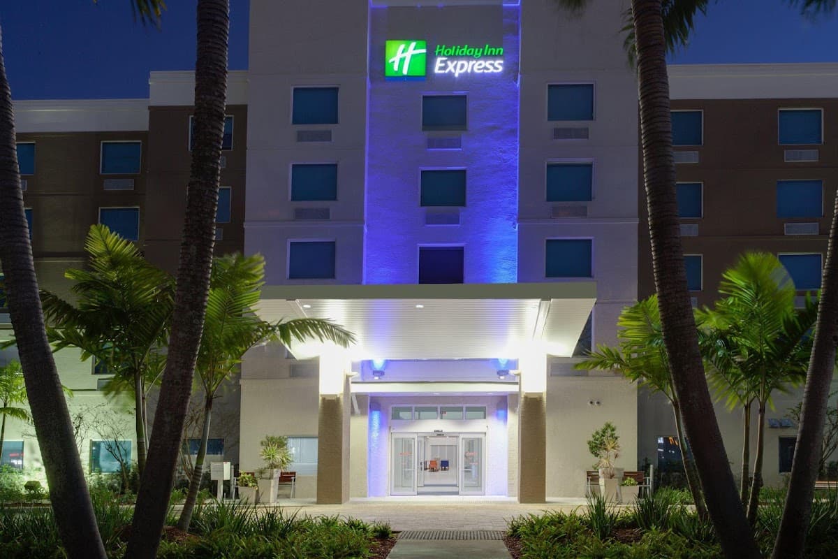 Holiday Inn Express & Suites Ft. Lauderdale Airport/Cruise, Hotel in Fort Lauderdale