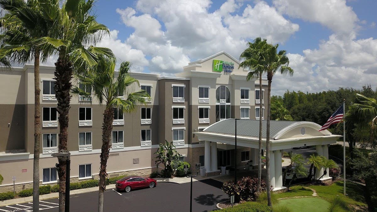 Holiday Inn Express & Suites Tampa-I-75 @ Bruce B. Downs, Hotel in Pebble Creek