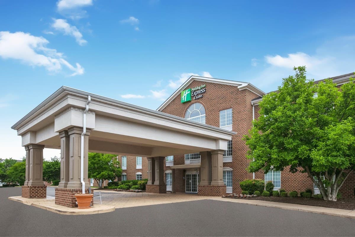 Holiday Inn Express & Suites Warrenton, Hotel in Warrenton