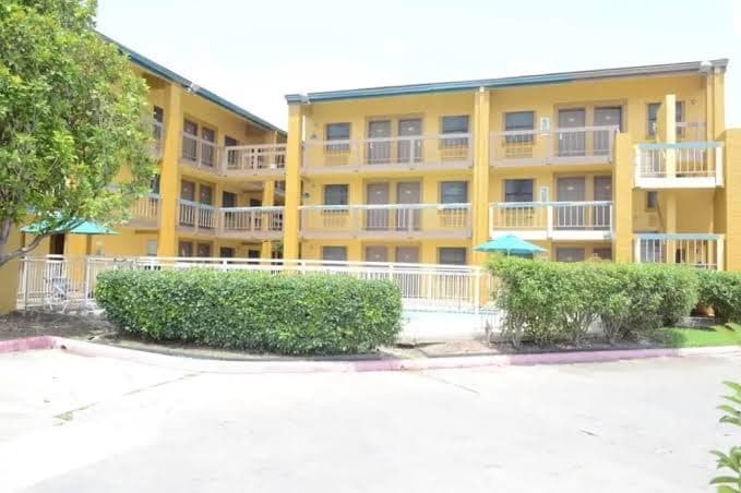 America's Inn, Motel in Meadows Place