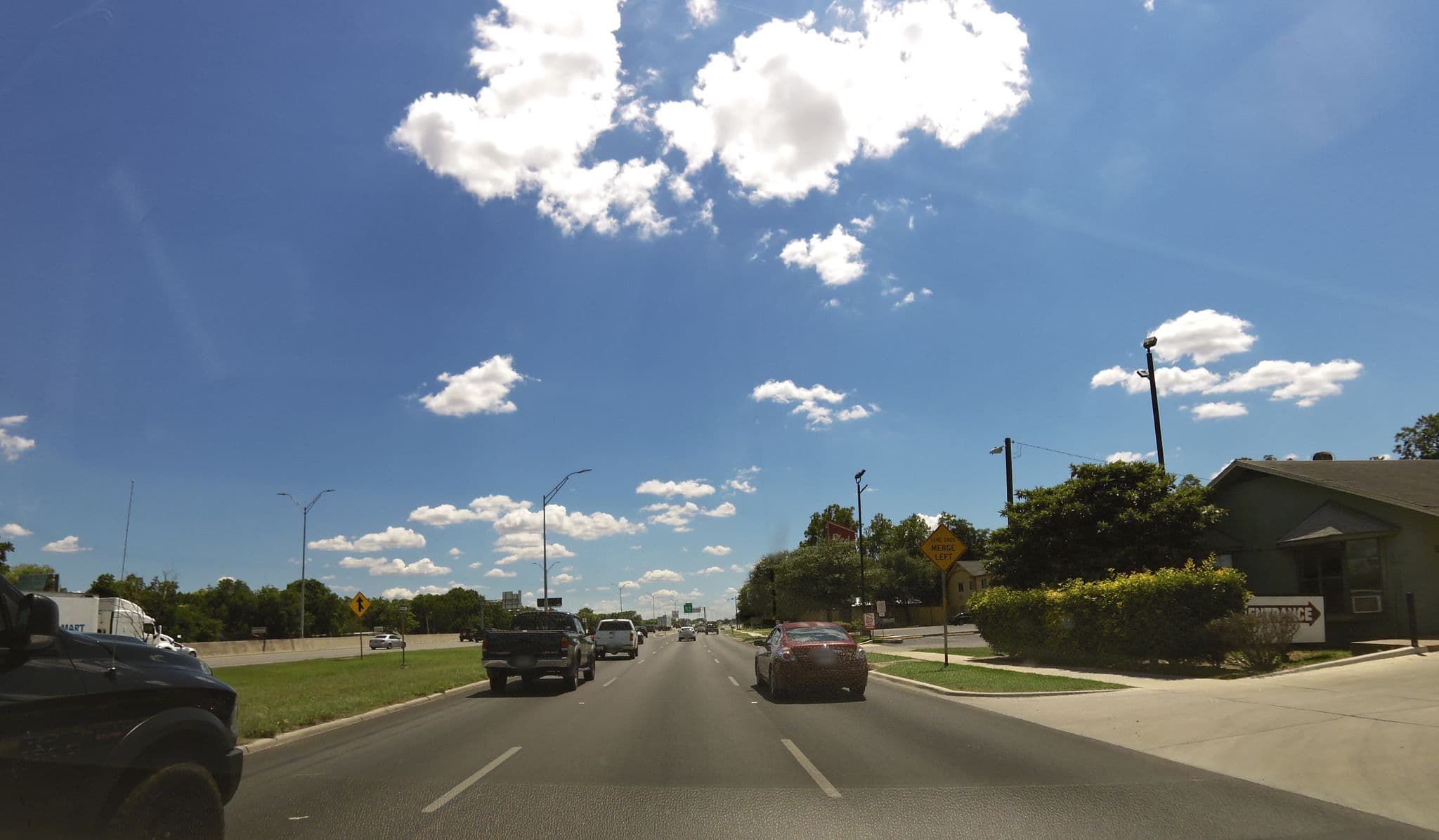 Street view near Best Budget Inn, Redwood — © kre3d (CC BY-SA · Mapillary)