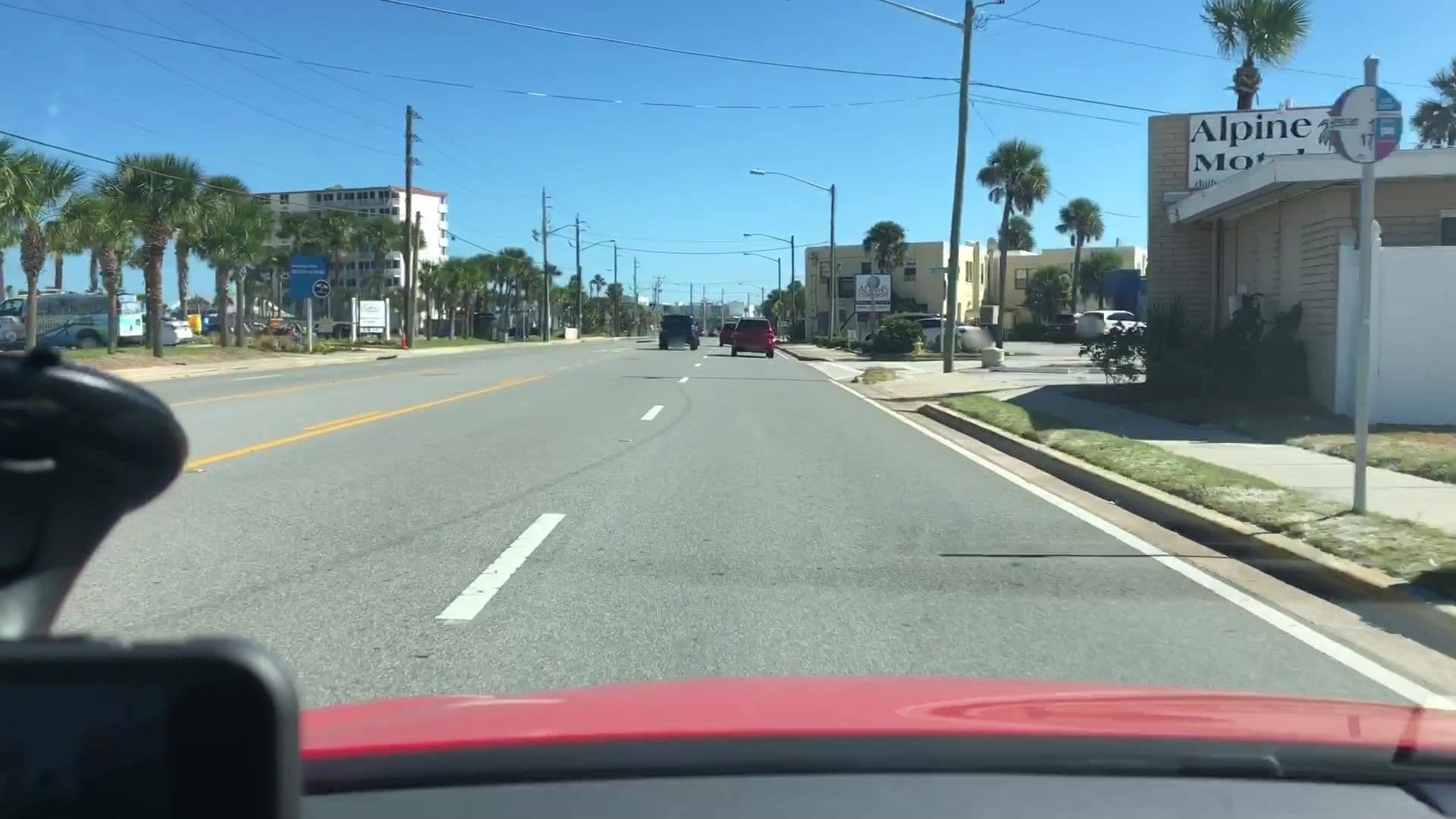 Street view near Alpine Court Motel, Daytona Beach — © lvl5 (CC BY-SA · Mapillary)